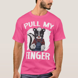 Dra min Finger Wildlife Animal Skunk Whisperer T Shirt