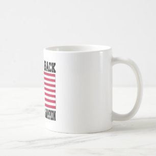 Dra tillbaka för att dra tillbaka kaffemugg