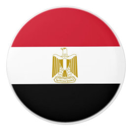 Drag av keramiskt knapp med flagga av Egypten Knopp