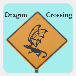 Dragon Crossing Fyrkantigt Klistermärke