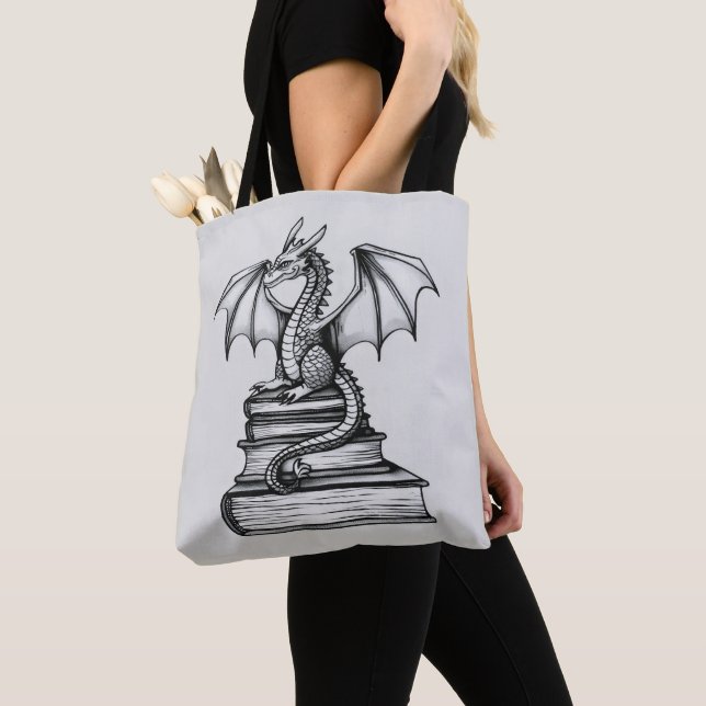 Dragon på Bokar Tygkasse (Närbild)