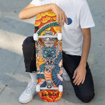 Dragon Personlig Namn Skateboard<br><div class="desc">Dragon Personlig Namn Skateboard har personlig namn i modern typografi med en drake på brandbakgrund. Anpassa genom att redigera texten i textrutan. Ge en anpassningsbar har gjort en gåva,  skateboard-personlig till din favoritskateboarder för jul,  födelsedag eller din BFF. Designad av ©Evco Studio www.zazzle.com/store/evcostudio</div>