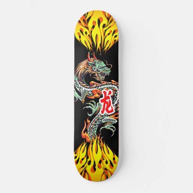Dragon Skateboard med flamma (Framsida)