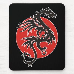 Dragon Sol - svart rött vitt + dina idéer Musmatta