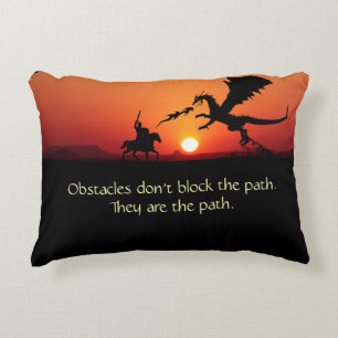 Dragon vs Knight inspirational Motivational Prydnadskudde