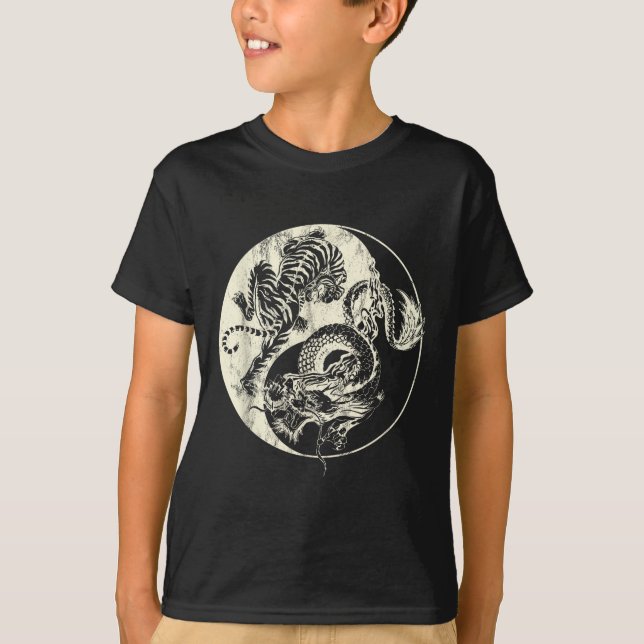 Dragon Vs Tiger Tattoo! Yin och Yang Beast Fight T Shirt (Framsida)