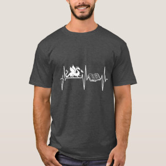 Dragonfierad dragbil bok vid Älskare vid Bok T Shirt
