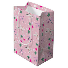 Dragonflugor och blommor på Polka dots