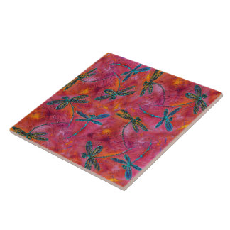Dragonfly Dance Hett Fuchsia Kakelplatta