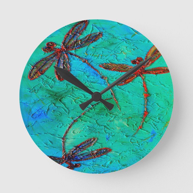 Dragonfly Dance Rund Klocka (Framsida)