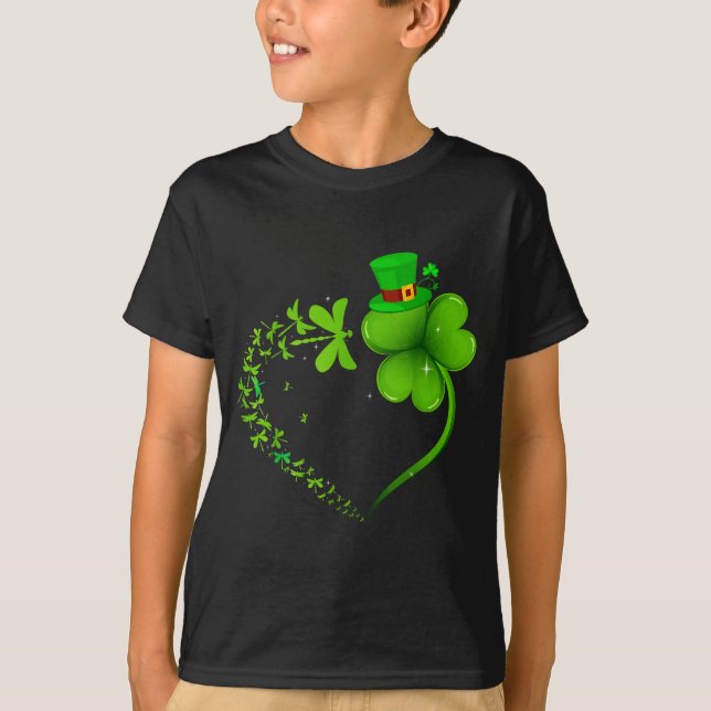 Dragonfly Irish Shamrock Heart Happy St Patrick's  T Shirt (Framsida)