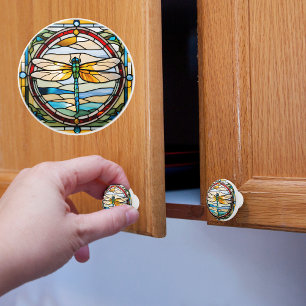 Dragonfly med fastnat glas knopp