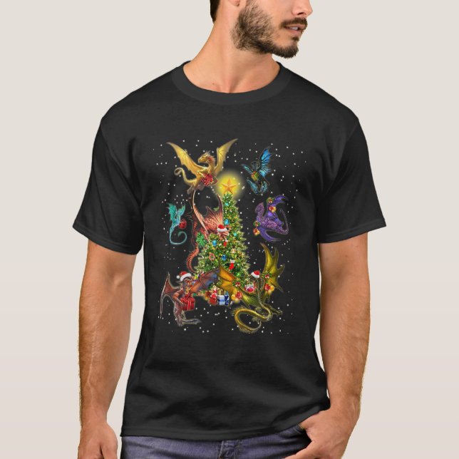 Dragons runt jul i Julgran T Shirt (Framsida)