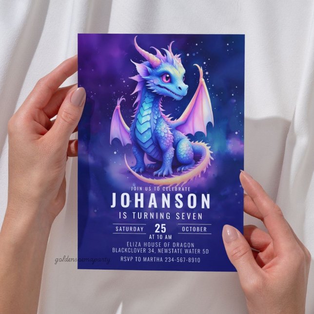 Drakfantasi Mörkblå Födelsedagsfest Inbjudningar (Dragon Fantasy Dark Blue Birthday Party Invitation)