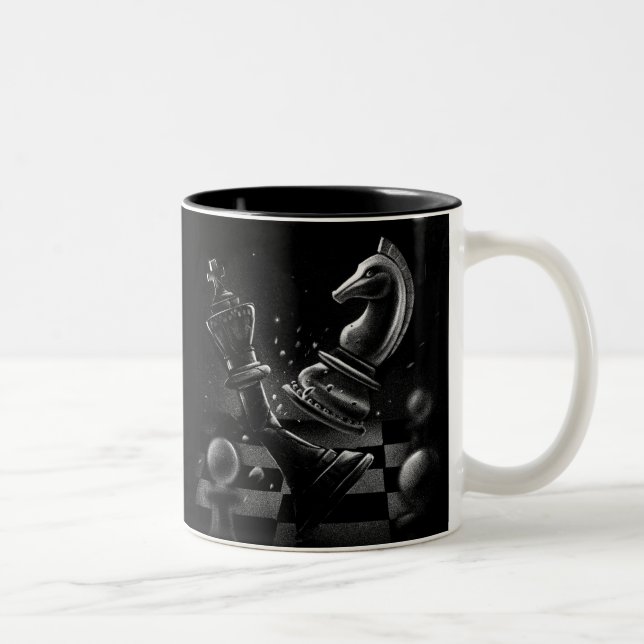Dramatic Chess Monochrom Två-Tonad Mugg (Höger)