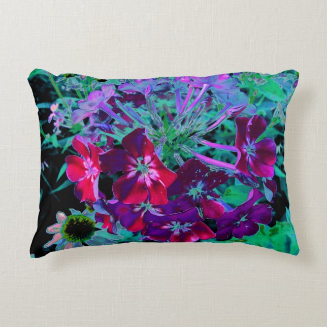 Dramatic Red, Lila and Rosa Garden Flower Prydnadskudde (Framsidan)