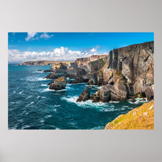 Dramatiskt landskap vid Mizen Head vid Atlanten ku Poster (Framsidan)