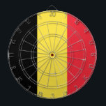 Drapeau Belgique Tricolore Darttavla<br><div class="desc">Drapeau de la Belgique tricolore:  "L'union fait la force" ("Eendracht maakt macht" en néerlandais et "Einigkeit macht stark" en allemand).</div>