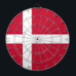 Drapeau Danemark  Darttavla<br><div class="desc">Drapeau du Danemark: "Guds hjælp,  Folkets kærlighed,  Danmarks styrke" → "L'aide de Dieu,  l'amour du peuple,  la force du Danemark".
Il est composé d'une croix scandinave blanche sur un beau fond rouge.</div>