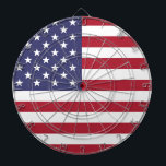 Drapeau États-Unis Darttavla<br><div class="desc">Le drapeau des États-Unis est composé de bandes rouges et blanches alternées, les 50 étoales du drapeau représentent les 50 Etats de l'Union.</div>