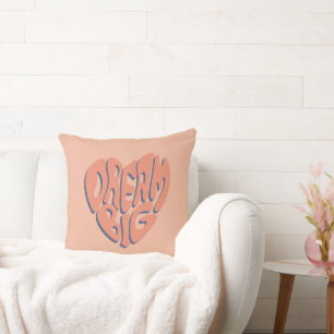 Dream Big: Coral and Apricot Motivational Advice Kudde