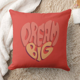 Dream Big: Red Heart Powerful Slogan Kudde