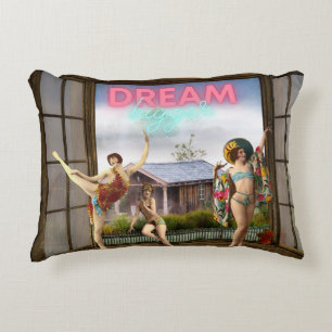 Dream Bigger Altered Art Vintage Dancers Prydnadskudde