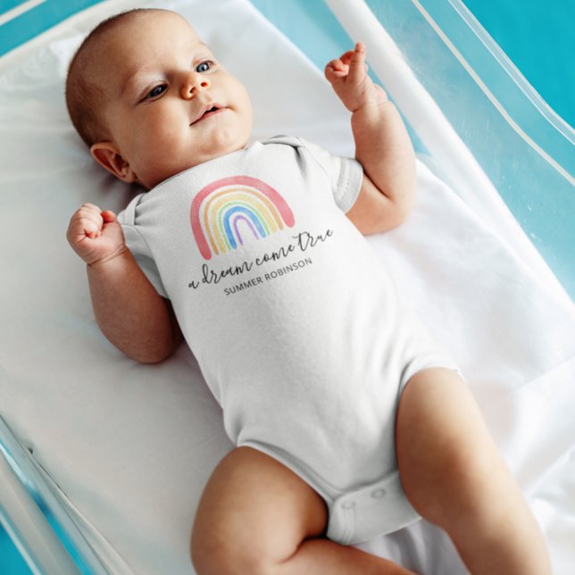 Dream Kom True Rainbow Baby T Shirt (Skapare uppladdad)