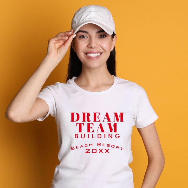 Dream Team Byggande Red Employee T-shirt (Skapare uppladdad)