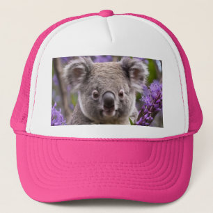 "Dreaming in Lila: A Koala i Jacaranda Träd Keps