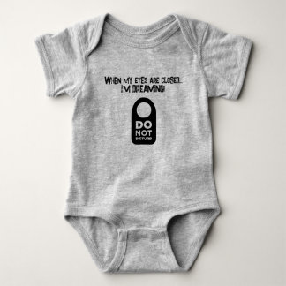 Dreaming... ÖGA stängd T Shirt