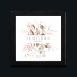Dreamy Foliage Bröllop Bridesmaid  Pnk ID817 Minnesask<br><div class="desc">Fintvätt med små blomaccenter i mjuka, drömmande skal av grädde, taupe och ro guld med stänk i glitter, och unika designlayouter gör detta till en spännande samling, särskilt för vår bröllop. Presentlådan för din brud eller annan bröllopsfest som visas här har ett mejeriblad gräns runt ett sans serif-teckensnitt "Bridesmaid" i...</div>