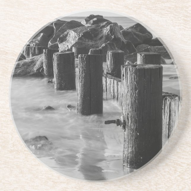 Dreamy Seawall Grayscale Underlägg (Framsidan)