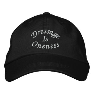 Dressage is Onness Broderad Keps