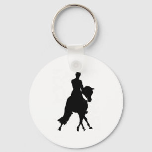 Dressagehalvan passerar nyckelringen nyckelring