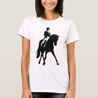 Dressagehalvan passerar silhouetten tröja