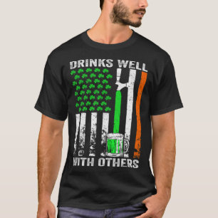 Drick bra med andra St Patrick Drunk Bee T Shirt