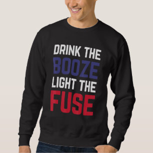Drick Sprit och tänd Fuse Beer Fireworks Lång Ärmad Tröja