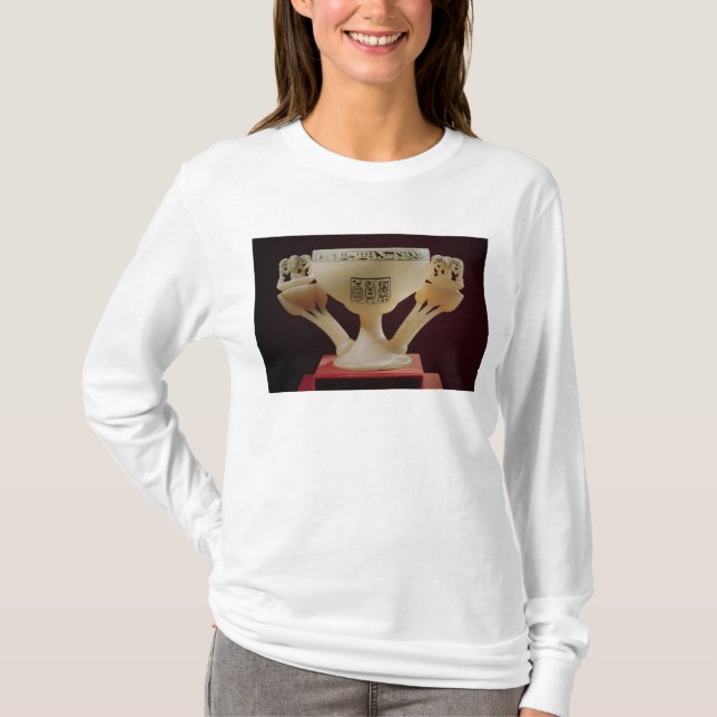 Dricka koppen bilda in av enöppnad lotusblomma t-shirt (Framsida)