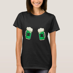 Dricker grönt öl bröst Shamrock irländska St Patri T Shirt