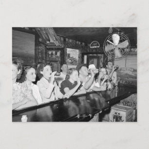 Dricker på en bar i Louisiana, 1938 Vykort