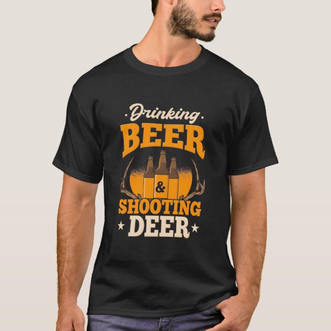 Dricksöl och jakt på Hjort T Shirt (Framsida)