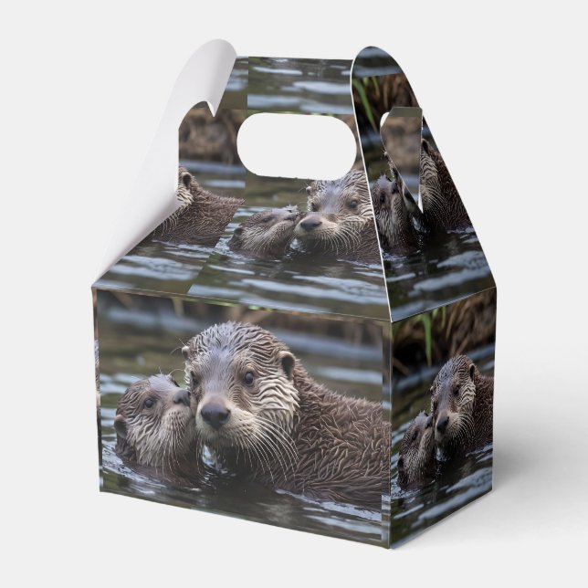 **"Drift i Kärlek: Mummy och Baby Otter"** Presentaskar (Framsidan Sidan)