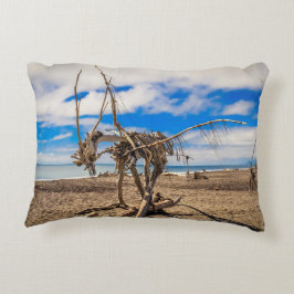 Driftwood-grafik på Hokitika Beach, Nya Zeeland Prydnadskudde