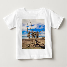 Driftwood-grafik på Hokitika Beach, Nya Zeeland T Shirt