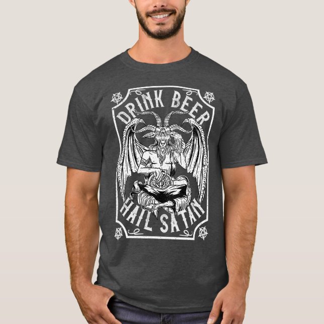 Drink Beer Hail Satan I Satanic Baphomet I T Shirt (Framsida)