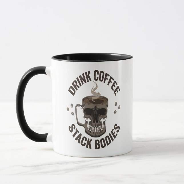 Drink Coffee Stack Bodies Spooky Coffeine Skull Mugg (Vänster)