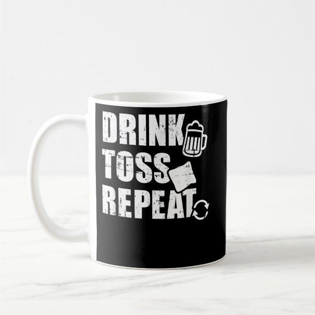 Drink Toss Upprepa Cornhole Kaffemugg (Vänster)