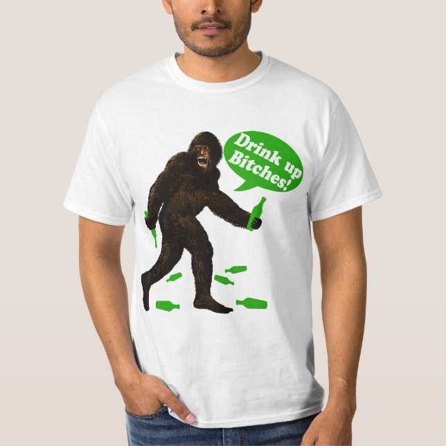 Drink upp dagen Sasquatch för Bigfoot St Pattys T-shirt (Framsida)
