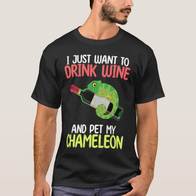Drink Wine And Pet Chameleon Reptiles  Owner Graph T Shirt (Framsida)